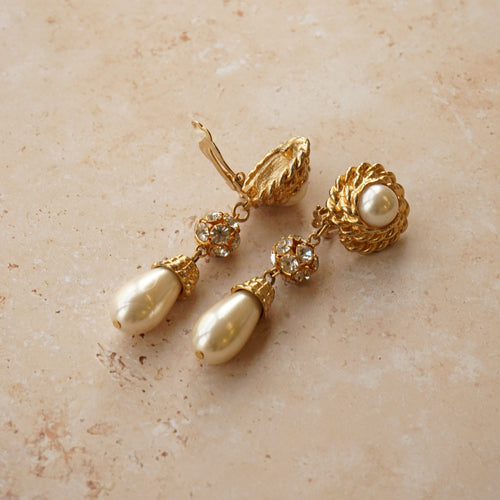 Scrunch Statement Pearl Drop Earrings